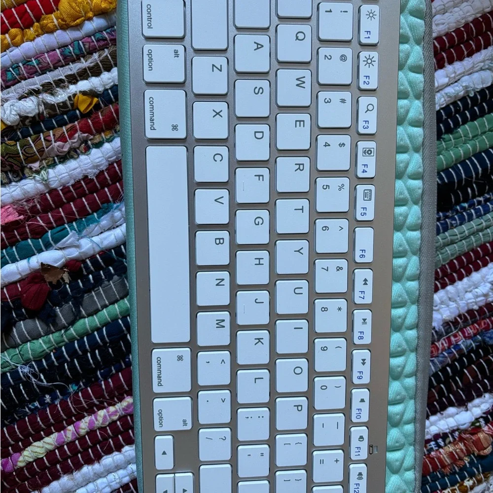 Bluetooth keyboard with case